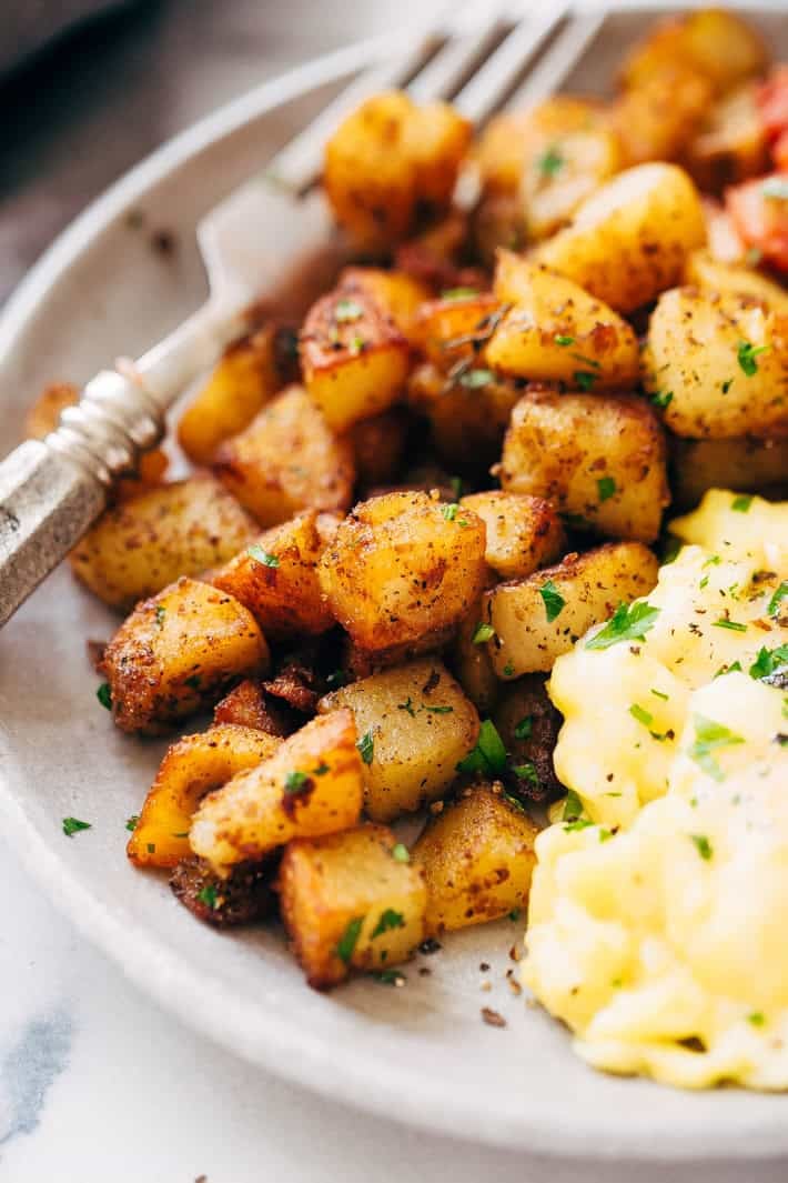 Diner-Style Skillet Breakfast Potatoes: Crispy & Customizable